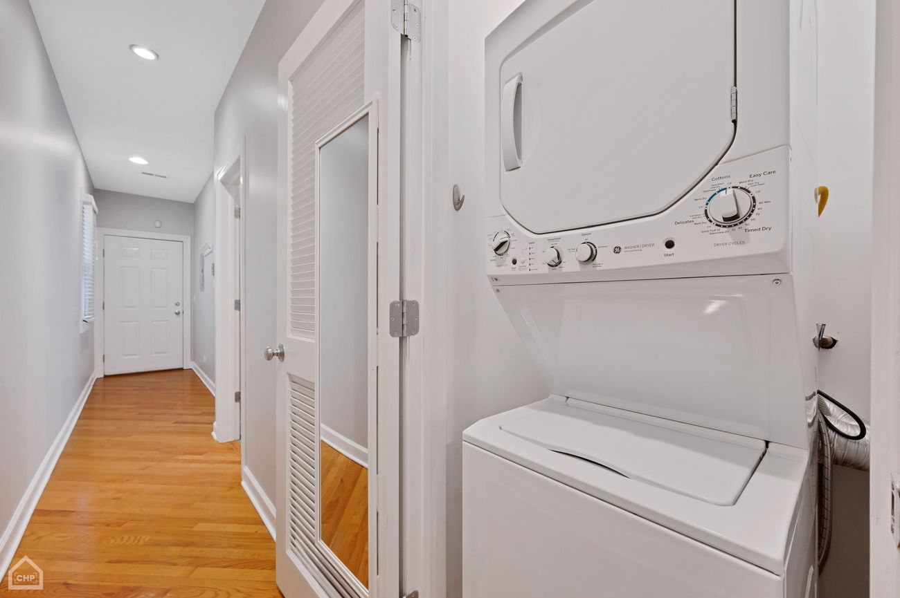 Damen Ave Condo — in-unit stacked washer and dryer