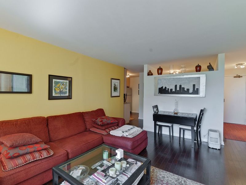 Sheridan Tower Condo — dining area