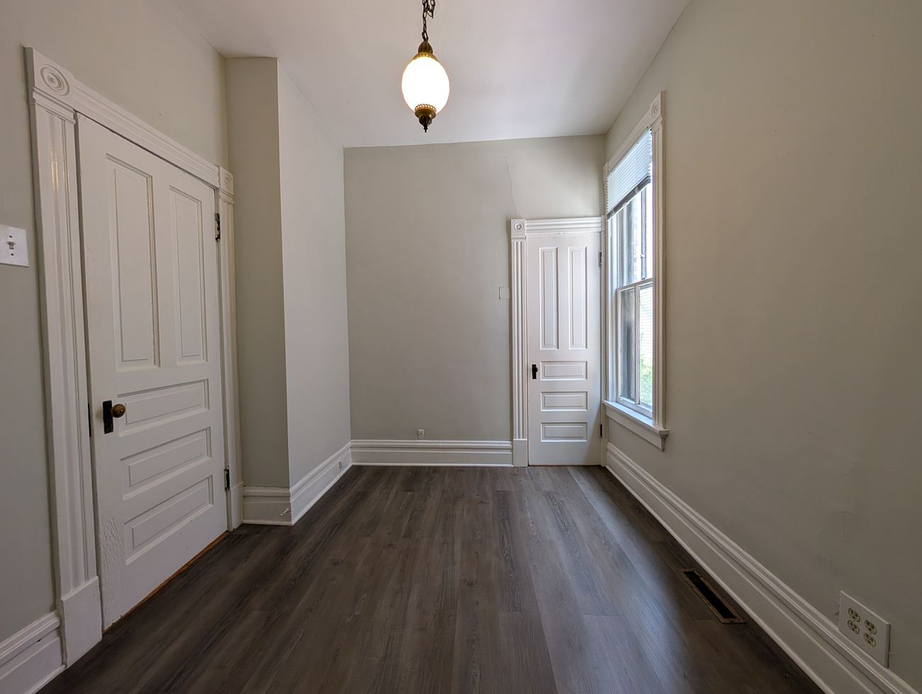 Wellington 3 Flat — renovated unit hallway