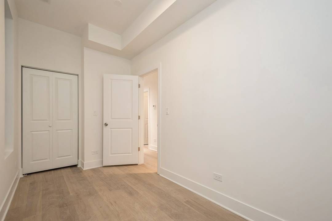 Wicker Park 3 Flat — Unit 2 bedroom with closet