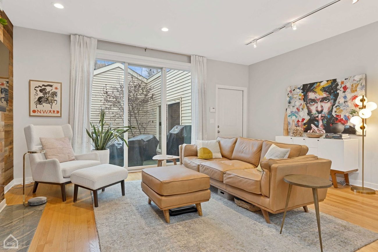 Wicker Park Gem — living room with patio access